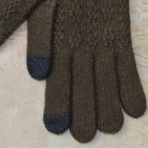 Clear Creek Brown Knit Winter Gloves, Touchscreen Tips OSFM - Picture 3 of 5